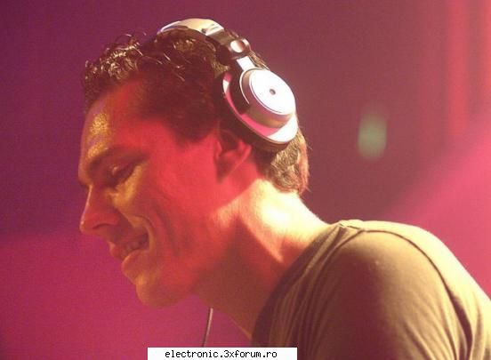 tiesto full tiesto magik first flight (1997)link -->dj tiesto magik first flightdj tiesto magik .::!!!Someone!!!::.